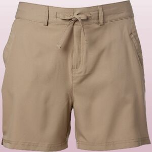NWT Magellan Outdoors Tan Cargo Shorts with Tailored Look Women's Size Large